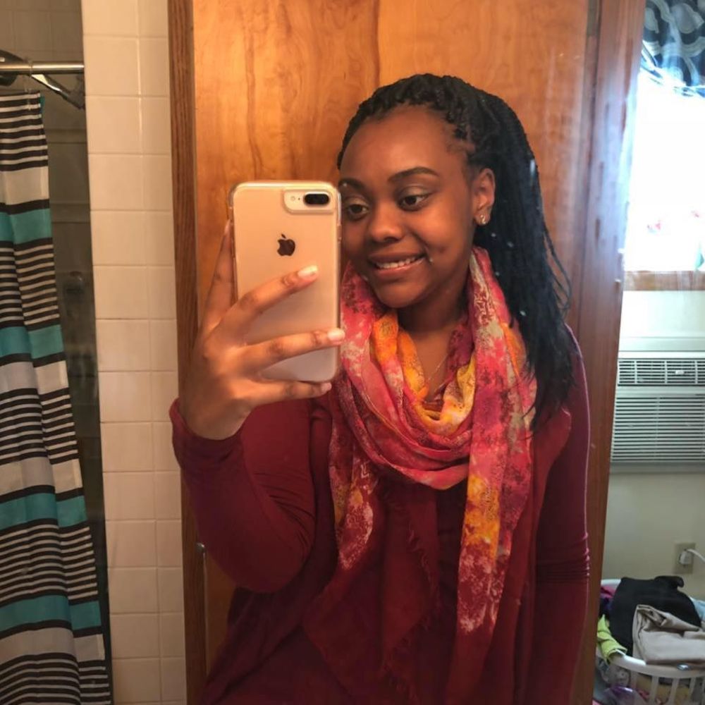 Meet your Posher, Nia